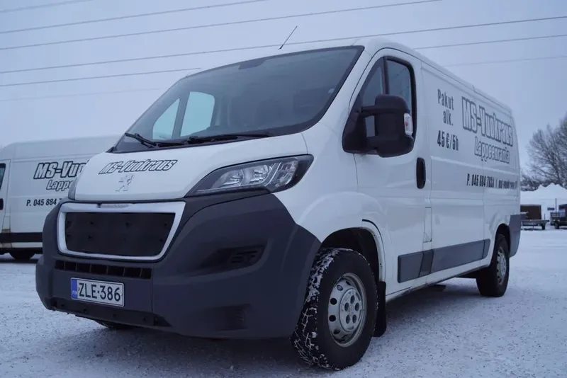 Pakettiauto Peugeot Boxer 10 m³ – vuokralla MS-Vuokraukselta Lappeenrannassa